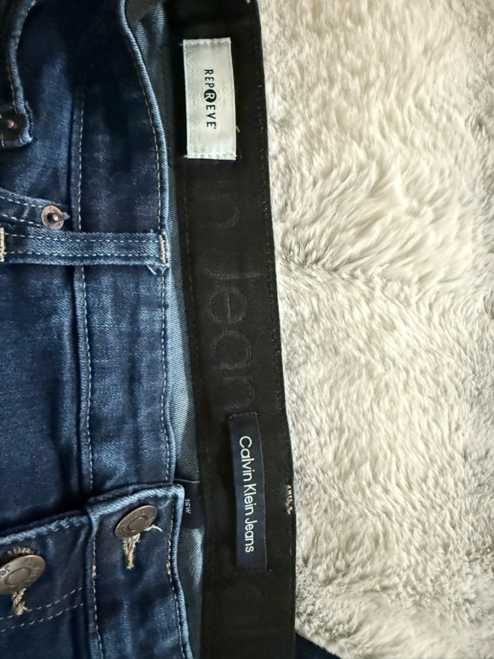 Calvin Klein Jeans Women's Dark Blue Skinny Button-Fly Jeans - Picture 4 of 6